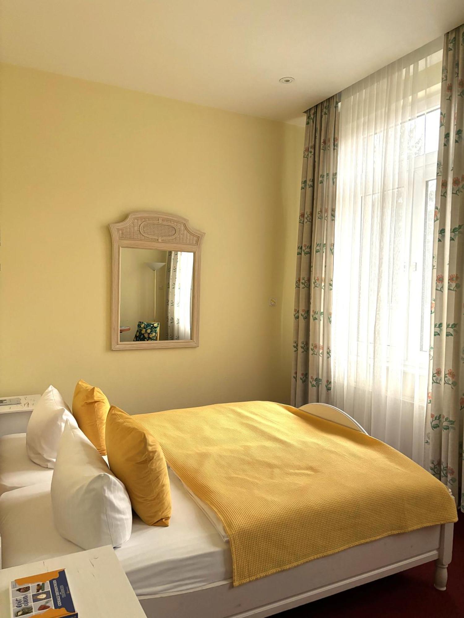Hotel Villa Hentzel Веймар Экстерьер фото