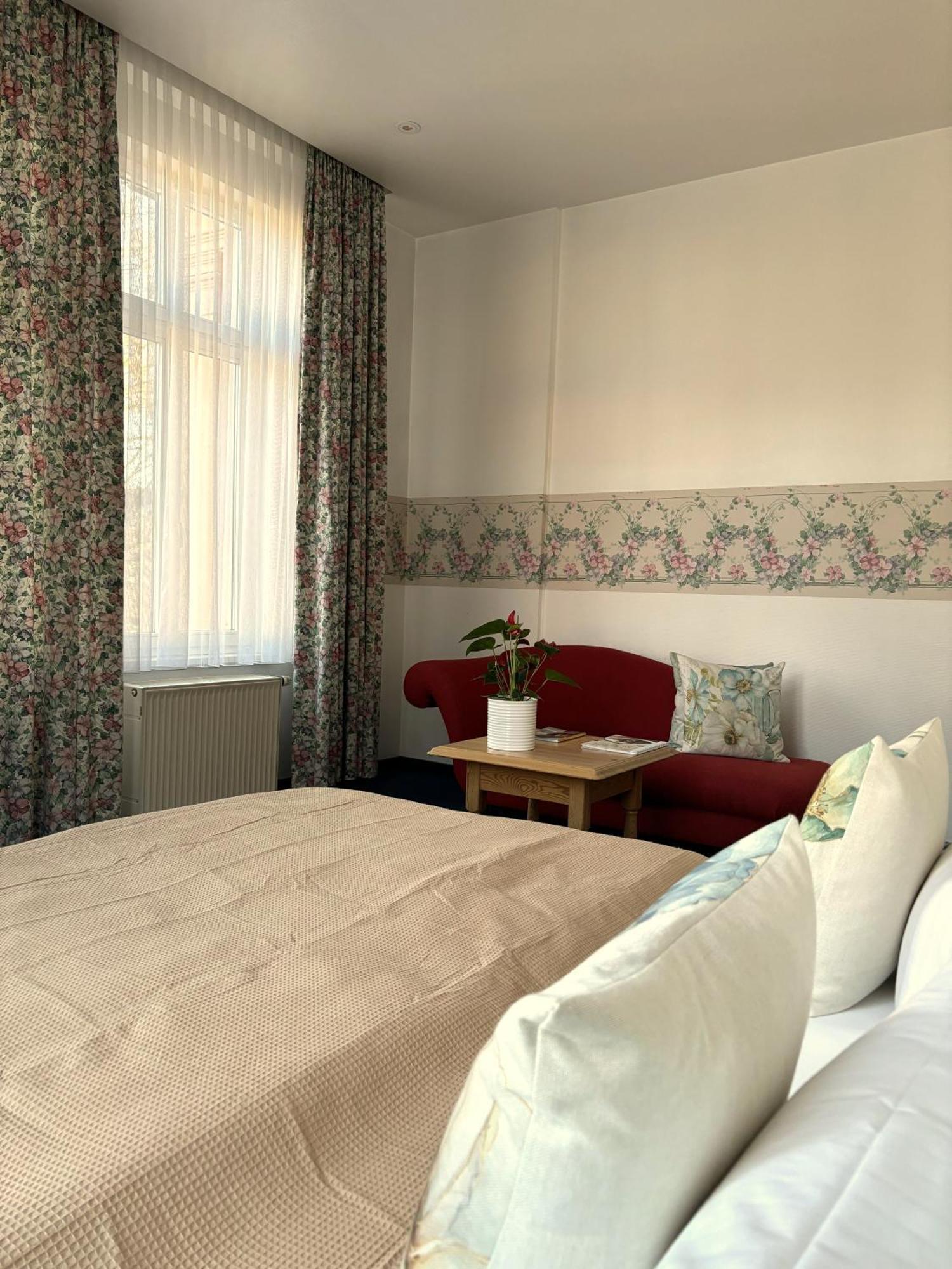 Hotel Villa Hentzel Веймар Экстерьер фото