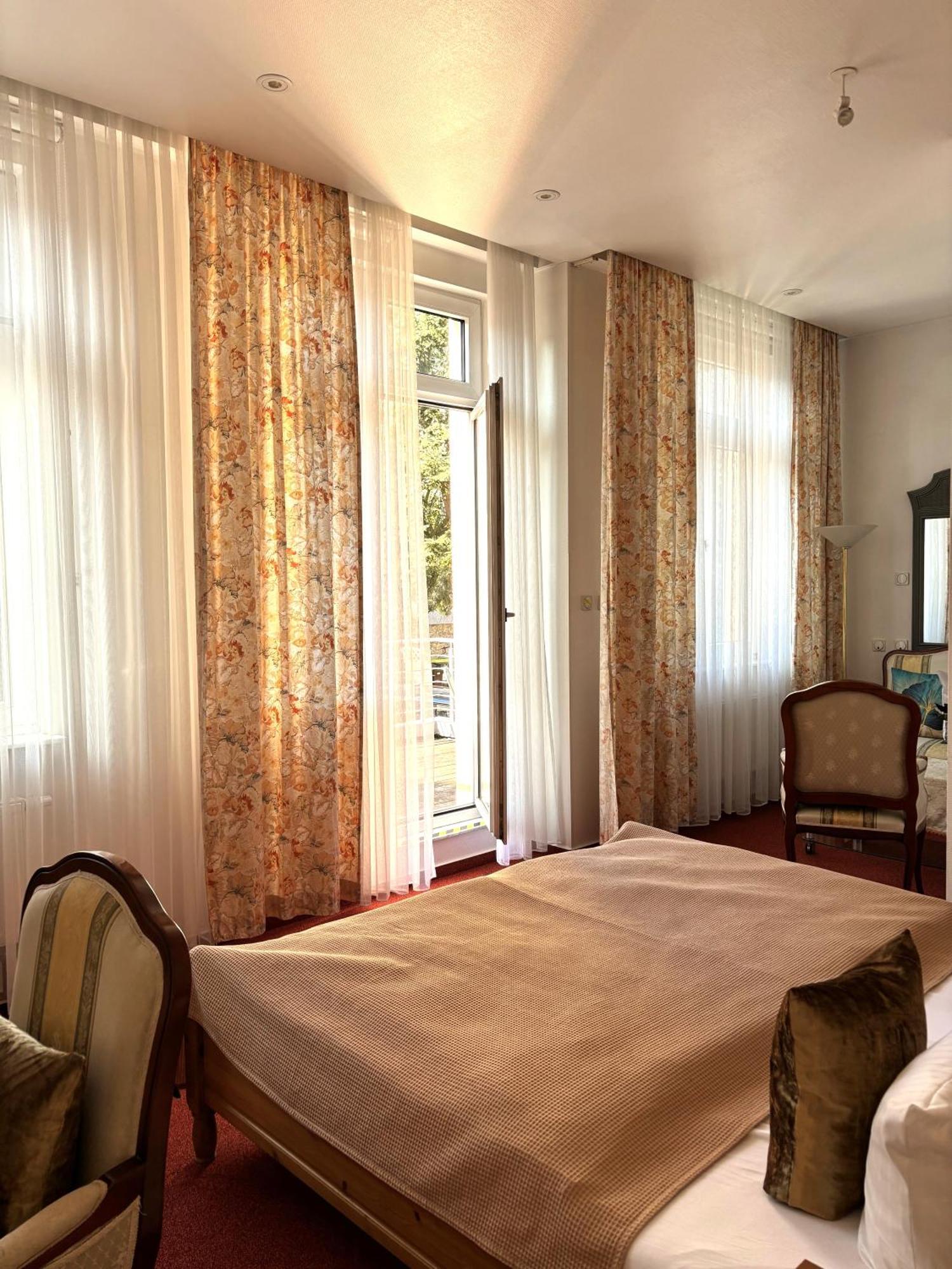 Hotel Villa Hentzel Веймар Экстерьер фото